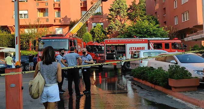 Beşiktaş'taki yangın apartman sakinlerini sokağa döktü