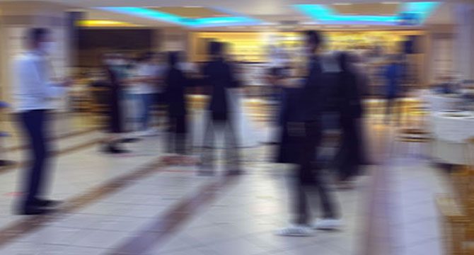 Covid'li 80 yaşındaki kadın, 72 saatte 5 düğüne gitmiş