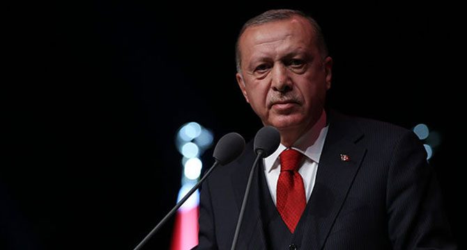 Erdoğan'dan İstanbul Barosu'na asılan pankartla ilgili sert açıklama