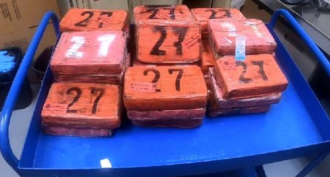 1 milyon değerindeki uyuşturucu sahile vurdu