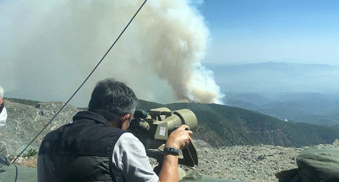 Antakya'da orman yangınına müdahale devam ediyor