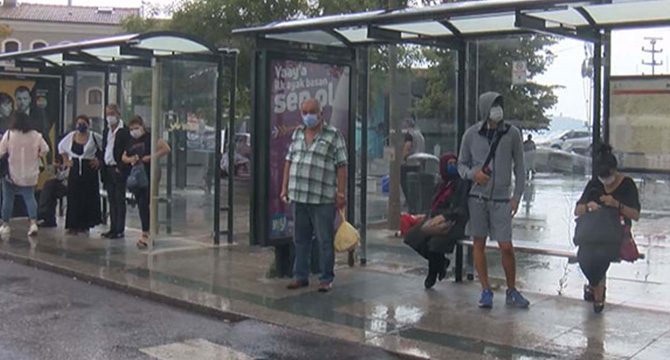 Beykoz'da yağışa hazırlıksız yakalandılar