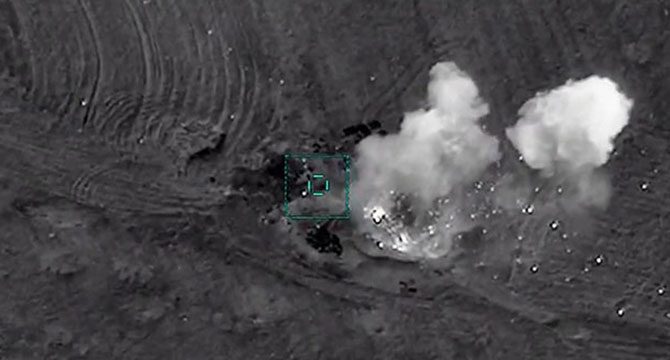 Azerbaycan'dan Ermeni güçlerine bombardıman