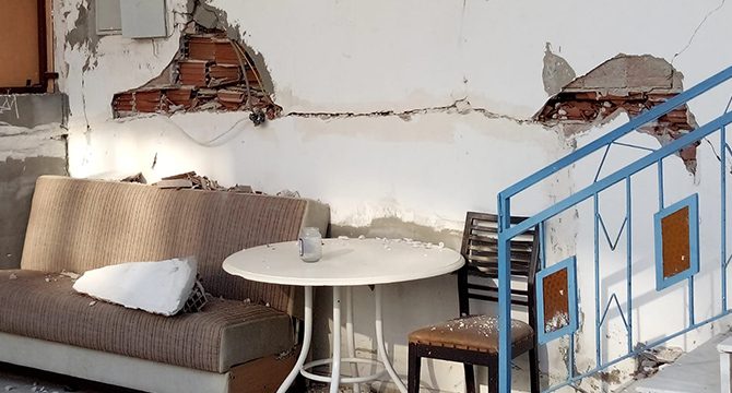 Didim’de iki binada hasar oluştu