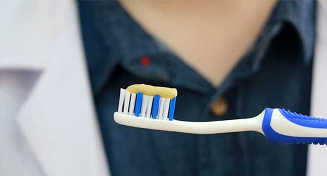 Etkisi araştırılıyor: Diş fırçalamak coronavirüsten korur mu?