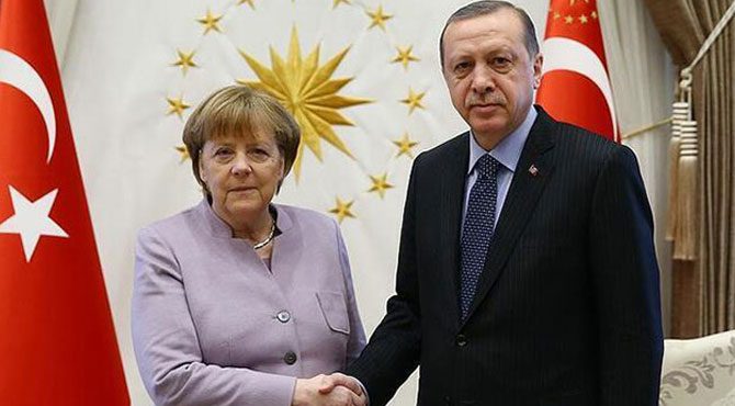 Erdoğan Merkel'le görüştü!
