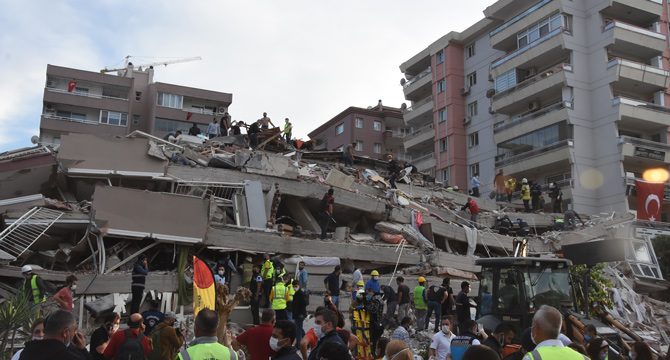 İzmir'de büyük deprem! Ölü ve yaralı sayısı artıyor