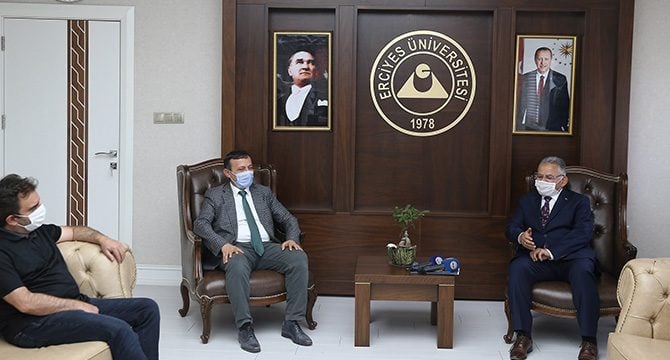 Kayseri'de yerli Covid-19 aşısı için insan deneyleri 1 hafta içinde başlayacak