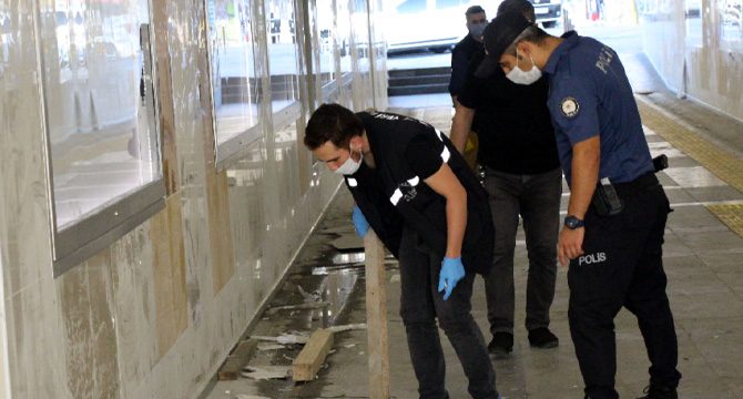 Beyoğlu'nda gaspçının kalaslı saldırısına uğrayan kişi hayatını kaybetti