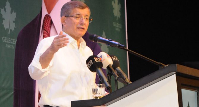 Ahmet Davutoğlu, partisinin Mersin İl Kongresi'ne katıldı
