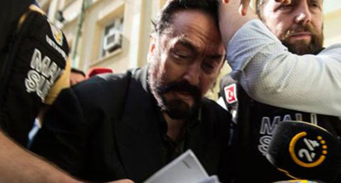 Adnan Oktar'a 300 bin TL'lik saati soruldu; sahibini hatırlamadı