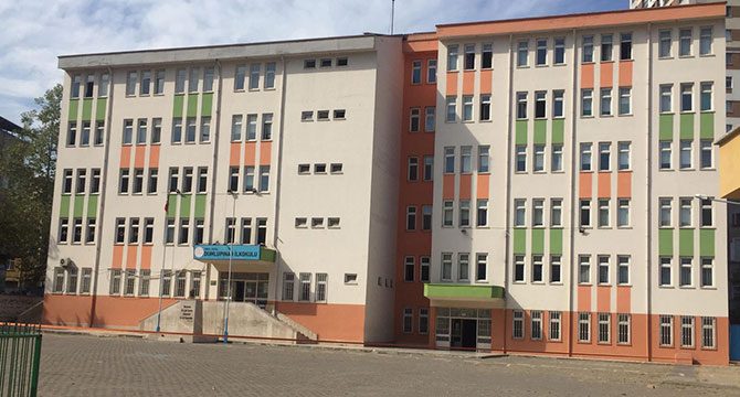 Öğretmen ve öğrencide koronavirüs çıktı, 30 öğrenci karantinada