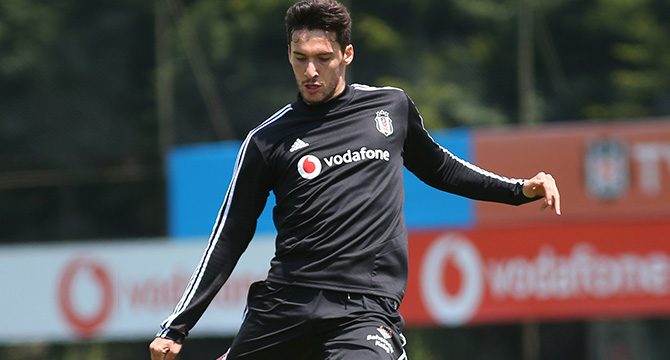 Umut Nayir, Beşiktaş'a veda etti
