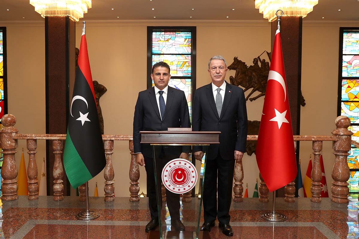 Milli Savunma Bakanı Akar, Libya Savunma Bakanı Namroush ile İstanbulda görüştü