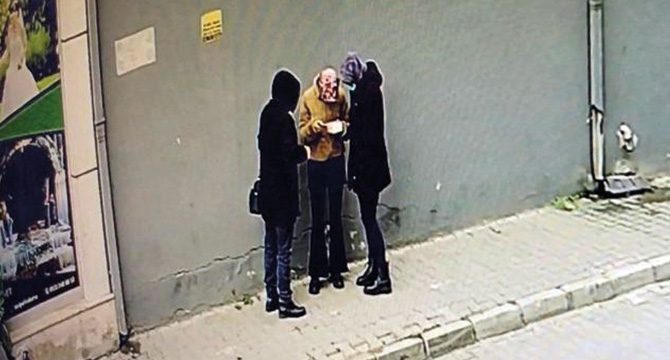 'Eşim fiyatını duymasın’ diyerek dolandırıyorlar