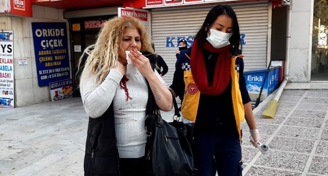 Genç kadın kocasının makaslı saldırısı sonrası kanlar içinde kaldı