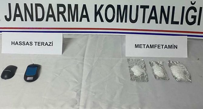 Hoparlörden uyuşturucu, mouse içinden hassas terazi çıktı
