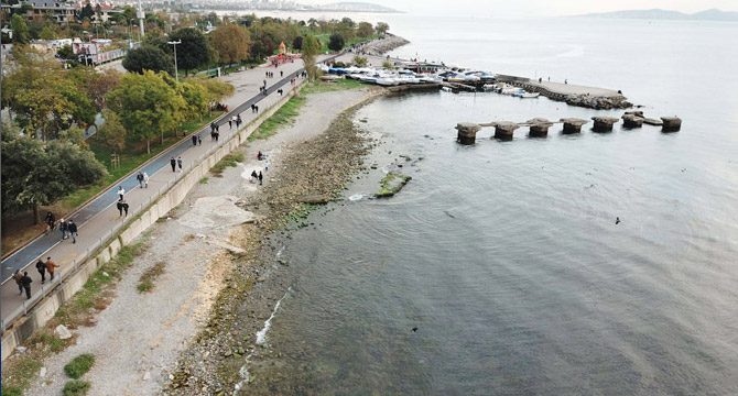 İstanbul'da deniz çekildi! Vatandaşlar tedirginlik yaşandı