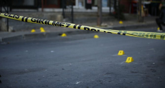 İstanbul'da güpegündüz silahlı çatışma