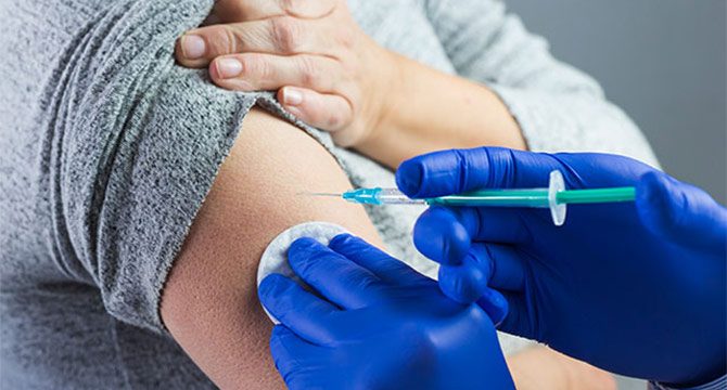 Moderna ve Pfizerin geliştirdiği aşılarda yan etkiler açıklandı
