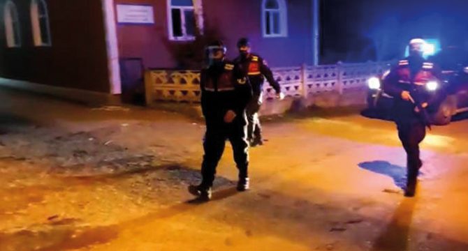 Misafirliğe gittiler 3 bin 150'şer TL ceza yediler