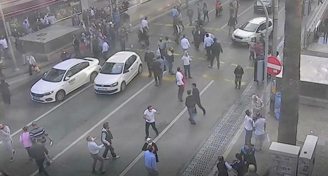 Deprem sırasındaki korku ve panik, kameralara yansıdı