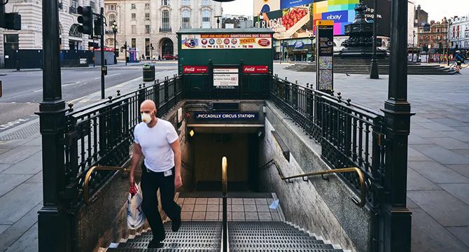 İngiltere'den Covid-19 aşısını özendirmek için yeni hamle