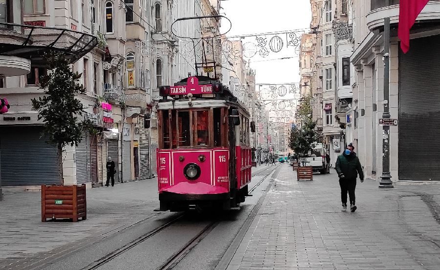 Taksim Meydanı ve İstiklal Caddesi turistlere kaldı