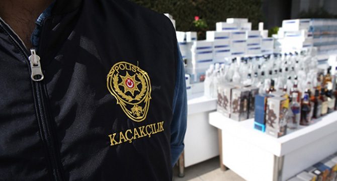 Edirne'de 30 litre kaçak içki ele geçirildi