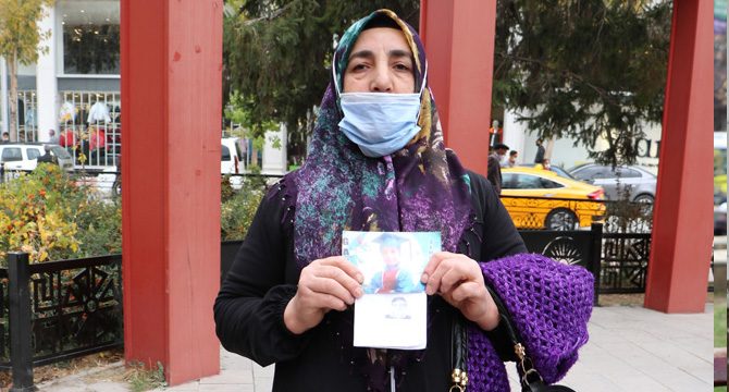 13 gündür kayıp olan oğlunu sokak sokak arıyor