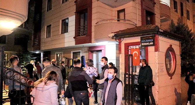 Koku paniği! Vatandaşlar sokağa döküldü
