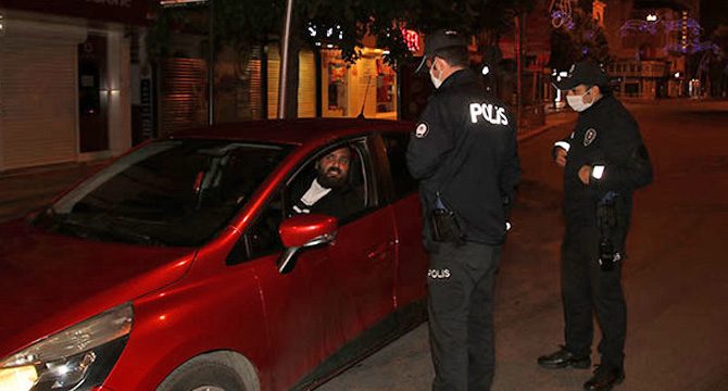 Sokağa çıkma kısıtlamasında 12 bin kişiye işlem yapıldı