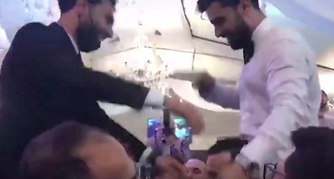 Salah, kardeşinin düğününde koronavirüs kaptı
