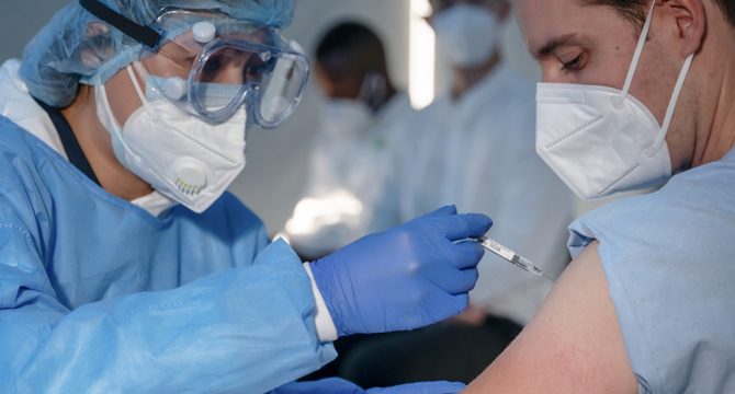 'Covid-19’dan Türkiye’nin kurtulması için 61 milyon kişinin aşı olması şart'