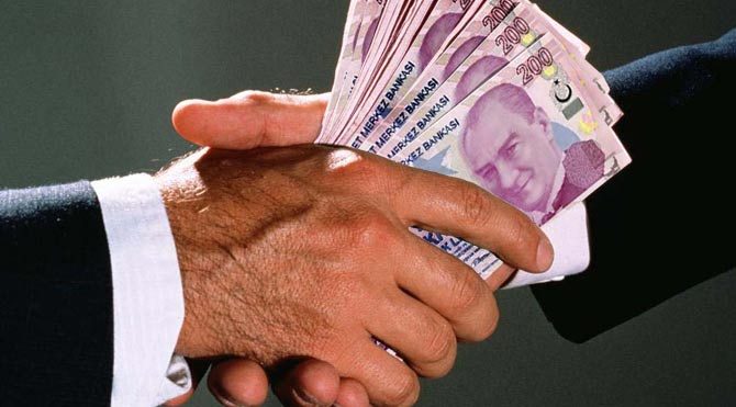 Rüşvetçi 7 memur 5 aydan 40 yıla kadar ceza yedi