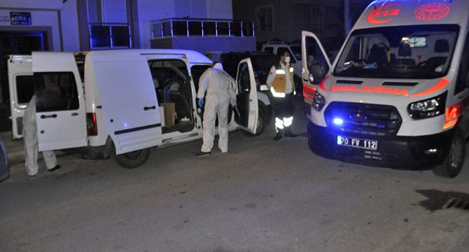 Tuvalete gitmek için uyandı, oğlunu kanlar içinde ölü buldu