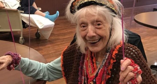 102 yaşındaki kadın: Bebeklik döneminde İspanyol gribini, şimdi de 2 kez Kovid-19'u yendi