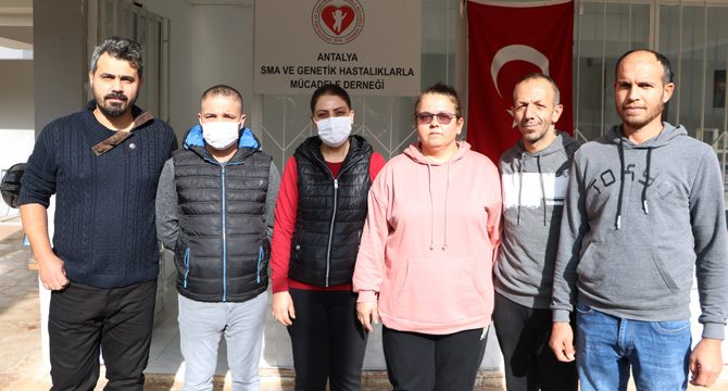 SMA'lı çocukların ailelerinden ilaç açıklaması