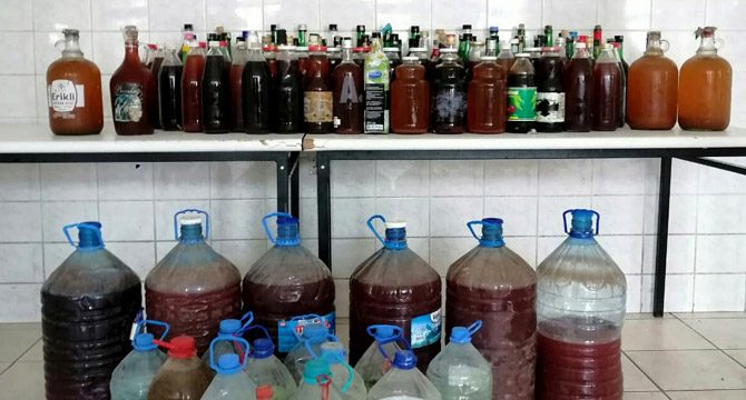 Yılbaşı öncesi 1 ton sahte içki ele geçirildi