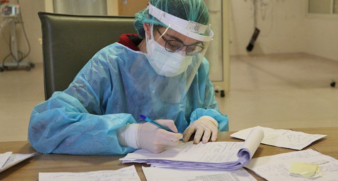 Hemşireler, kaybettikleri hastalarla anılarını unutamıyor