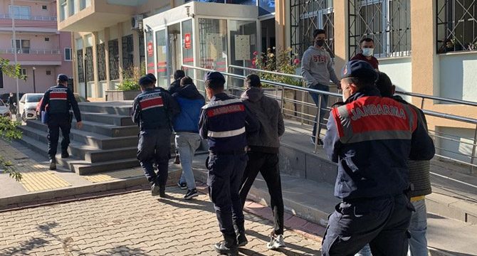 'Koronavirüs testi yapacağız' diyerek, yaşlı kadını gasp ettiler