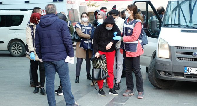Silah zoruyla fuhuş yaptıran çete çökertildi