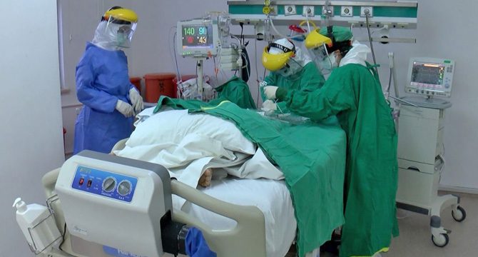 Her 10 koronavirüs hastasından 1'i sağlık çalışanı
