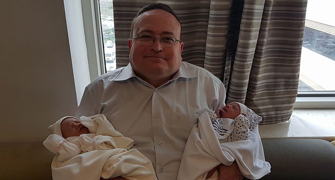 'Sağlıkçıları sevin' diyen doktor da virüs kurbanı oldu