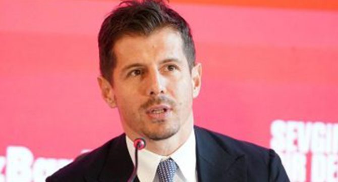 Emre Belözoğlu koronavirüs tedavisi gören taraftarı aradı