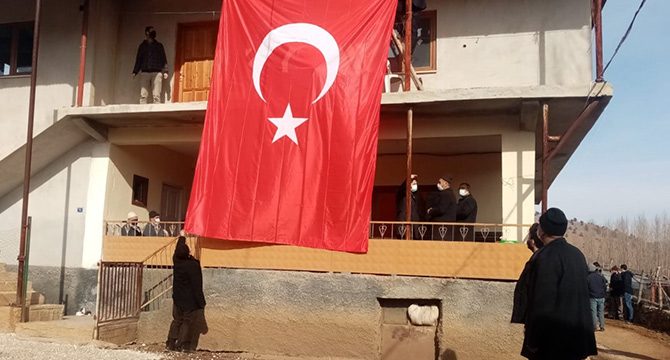 Çığ altında kalan askerden acı haber geldi