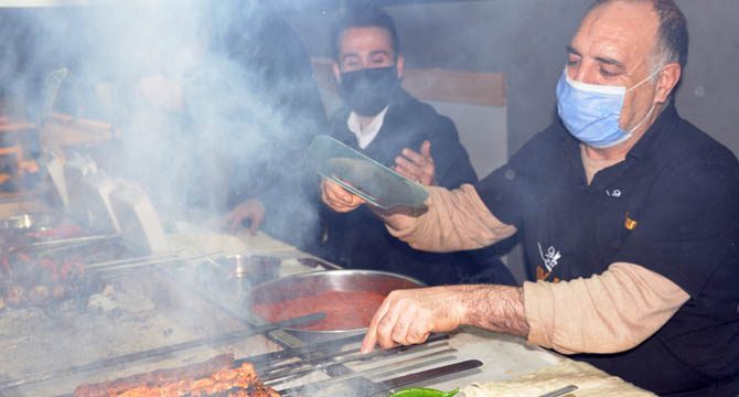 İşsiz kalmasınlar diye vardiya sistemine geçti