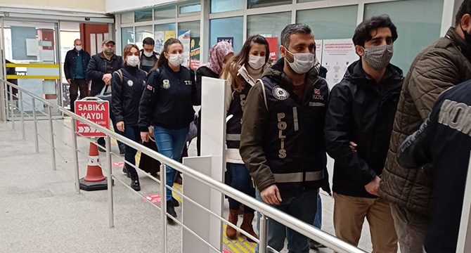 FETÖ/PDY üyesi olmaktan aranan 7 kişi gaybubet evlerinde yakalandı