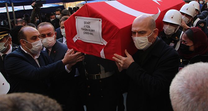 Antalya şehit yüzbaşıyı uğurladı