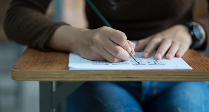 Covid-19 tedbirleri kapsamında açık öğretim sınavları erteledi